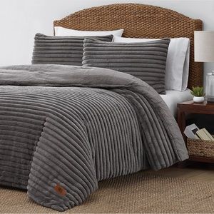 King size Frye faux-fur comforter set